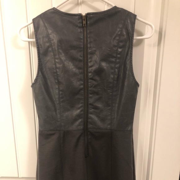 Dress - Picture 4 of 6